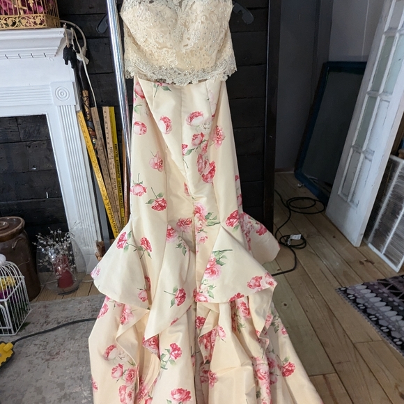 Sherri Hill 2 piece Gown - Picture 3 of 5